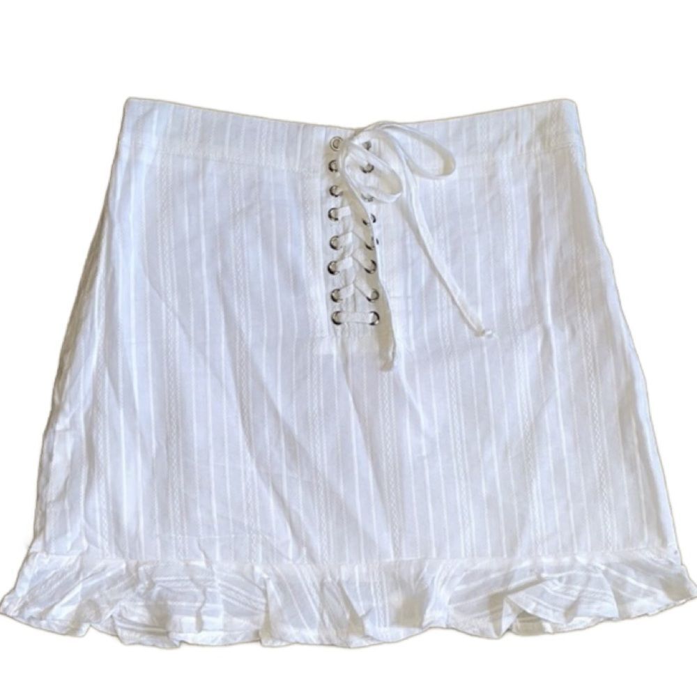 Raised by Wild *NEW* White Lace-Up Mini Skirt (Size: Juniors LG)